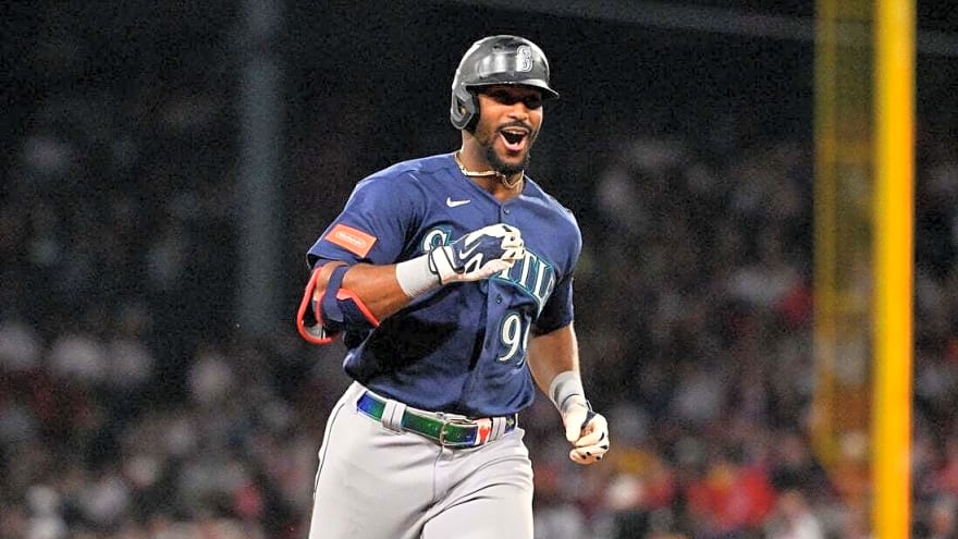 Mariners swinging loud bats heading into finale vs. Red Sox