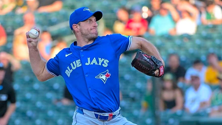 Jays top A&#39;s as Max Scherzer gets first win with Toronto