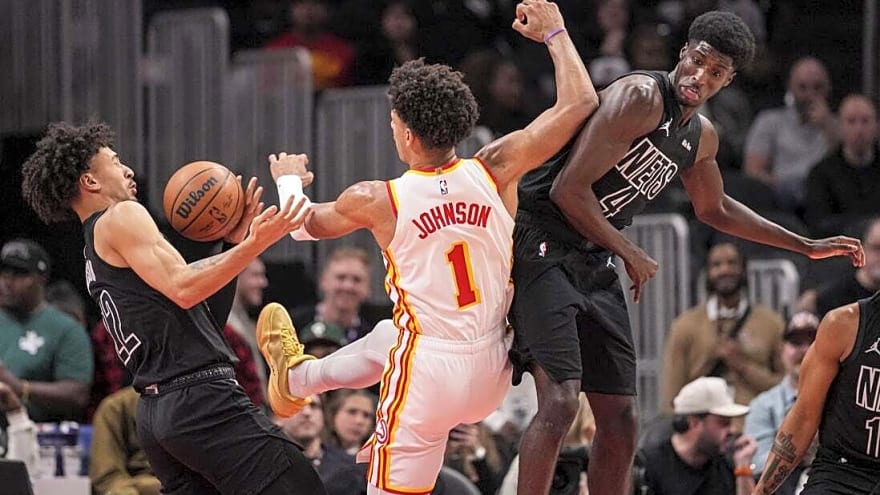 Hawks win 8th straight, down Nets with 4th-quarter run