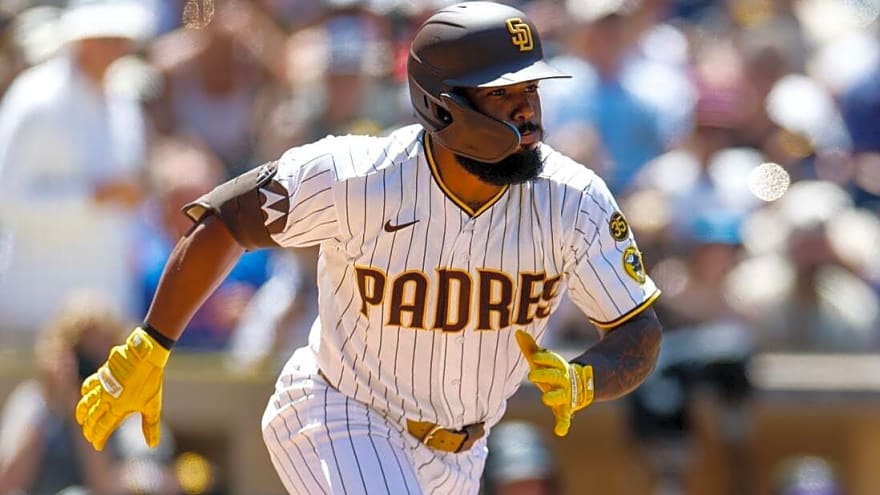 Padres win 5th straight, complete sweep of Rockies
