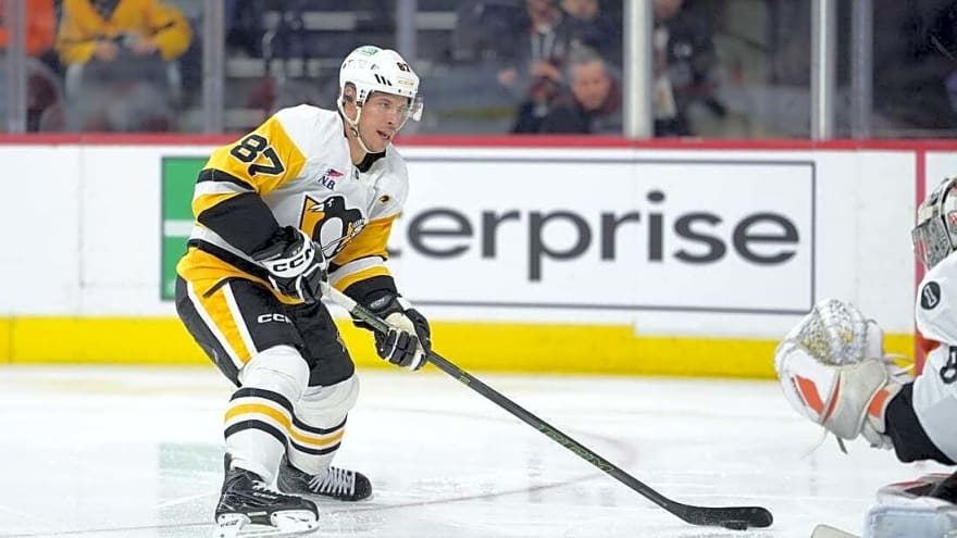 Sidney Crosby chasing history in tilt with streaking Lightning