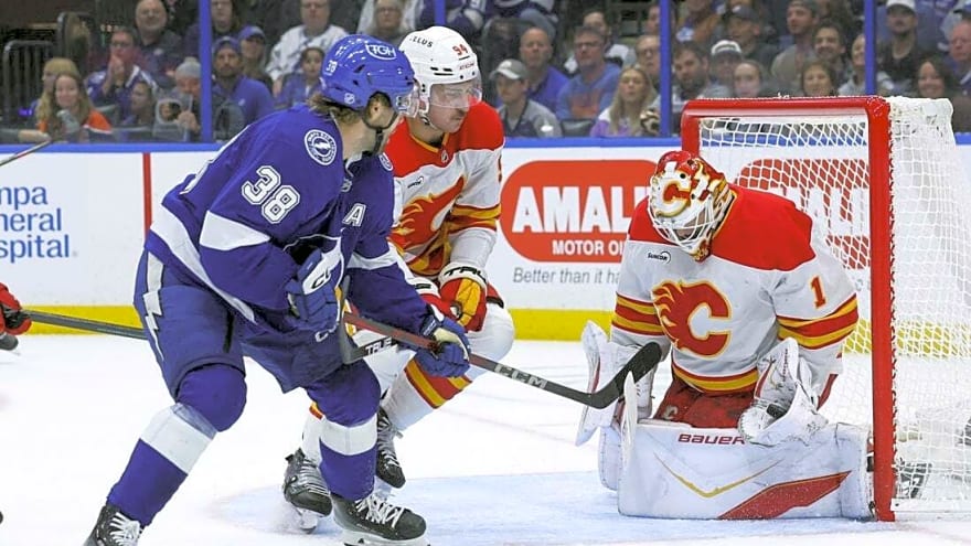 Lightning lift off with 4 first-period goals, drub Flames