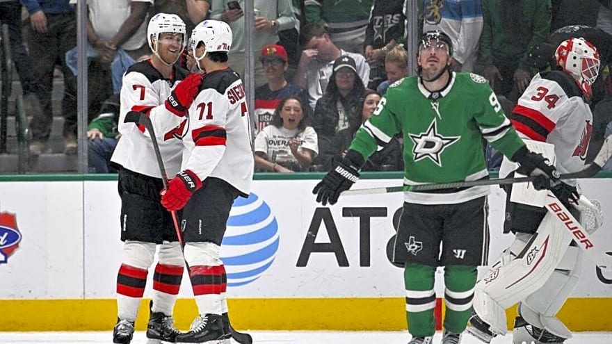 Devils score 4 goals on first 5 shots, hold off Stars