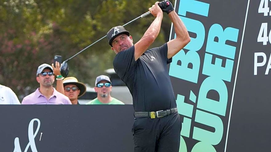 PGA Tour reinstates announcer, former LIV player Pat Perez