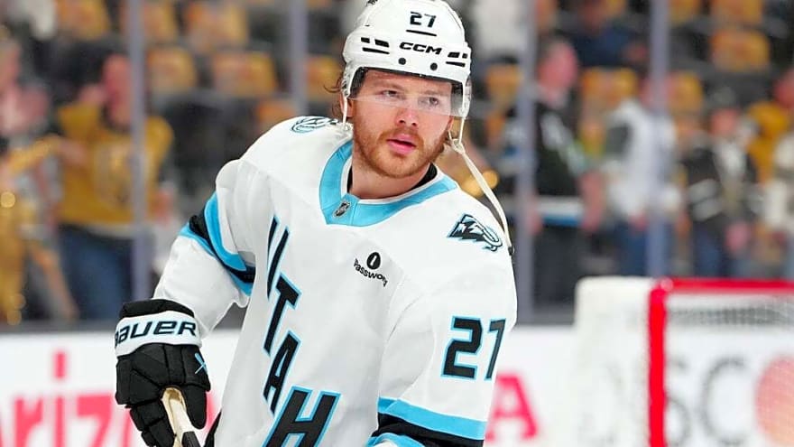 Mammoth match Barrett Hayton offer sheet from Devils