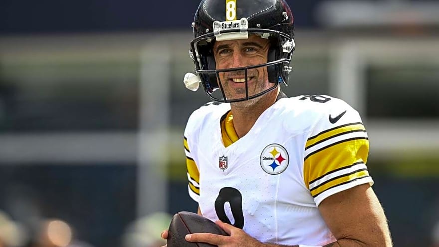 Aaron Rodgers passes Brett Favre on all-time TD list