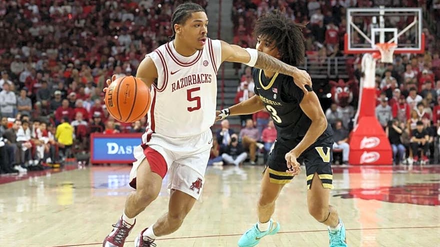 No. 20 Arkansas out to halt road woes vs. reeling Oklahoma