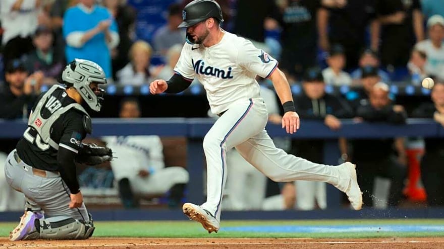 Marlins capitalize on White Sox errors in 9-2 romp