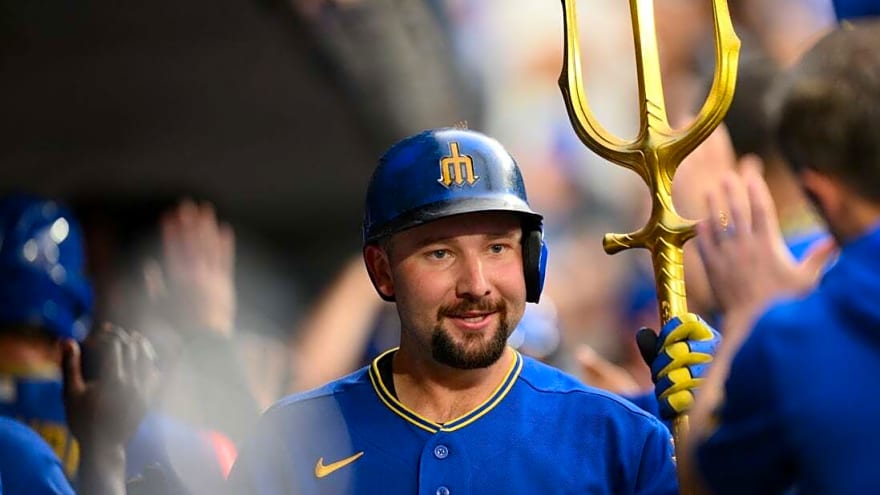 Mariners rebound from tough start, walk off Cubs in 10
