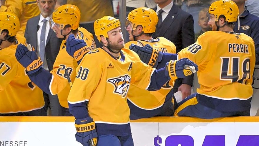 Predators snap 4-game losing skid with win over Canucks