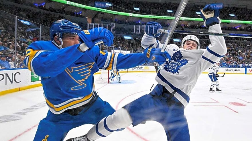 Blues stay hot, crush Maple Leafs
