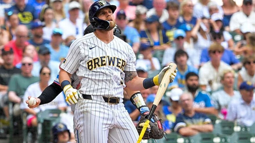 Brewers' Jake Bauers breaks toe on foul ball, return timeline TBD
