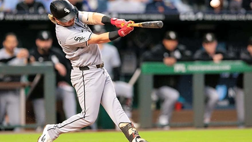 White Sox keep pace in AL Central by outslugging Royals 14-11