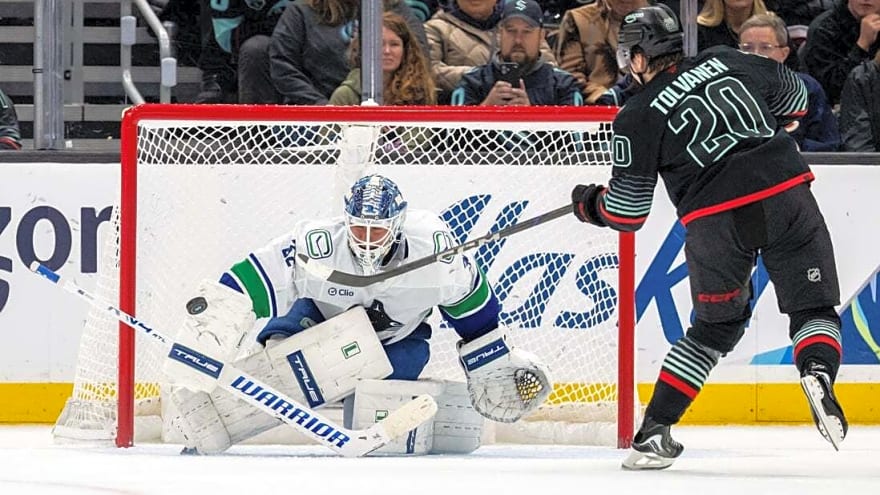 Canucks G Kevin Lankinen stops Kraken, now 4-0 in shootouts