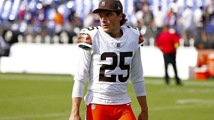 Browns&#39; Andre Szmyt cleared to kick vs. Packers