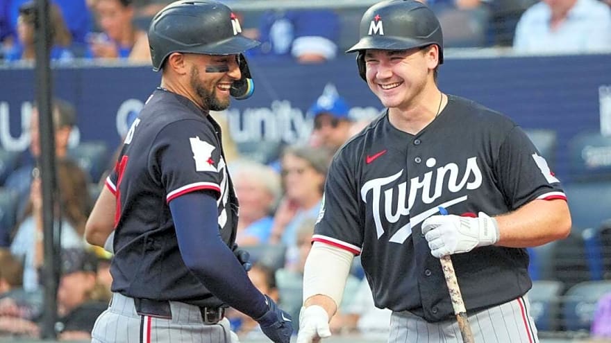 Twins rally late to beat Royals, snap 4-game skid