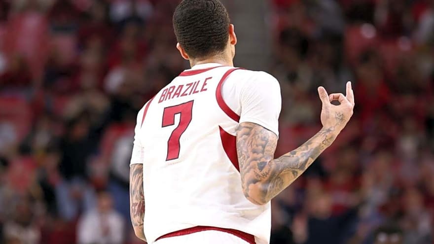 Career night for Trevon Brazile as No. 14 Arkansas routs Queens