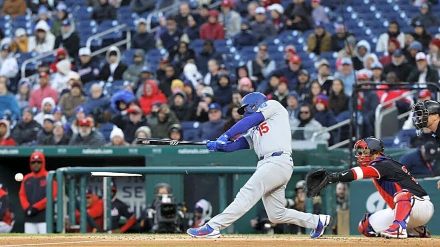 Giants sign C Austin Barnes to minor-league deal
