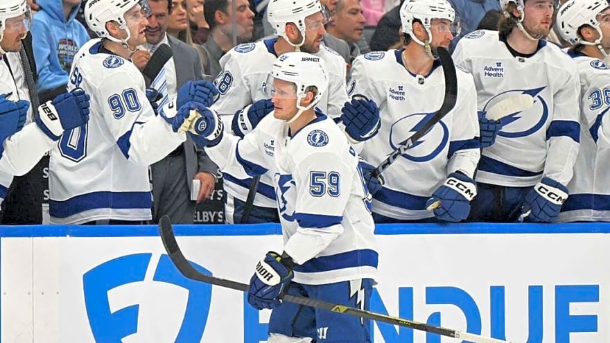 Big first period carries Lightning past skidding Maple Leafs