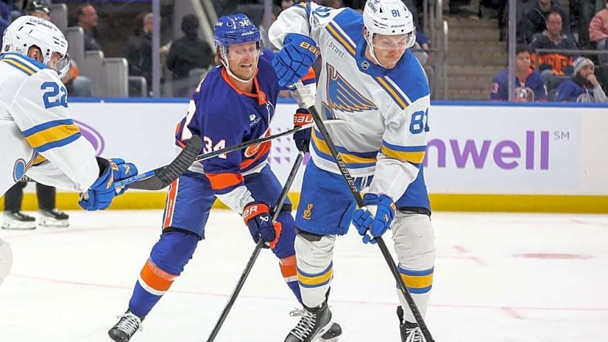Jordan Binnington, Blues get past Islanders