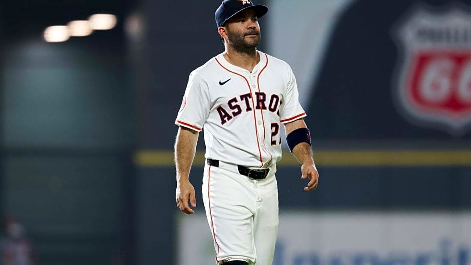 Jose Altuve (hamstring) out of Astros' lineup vs. Reds