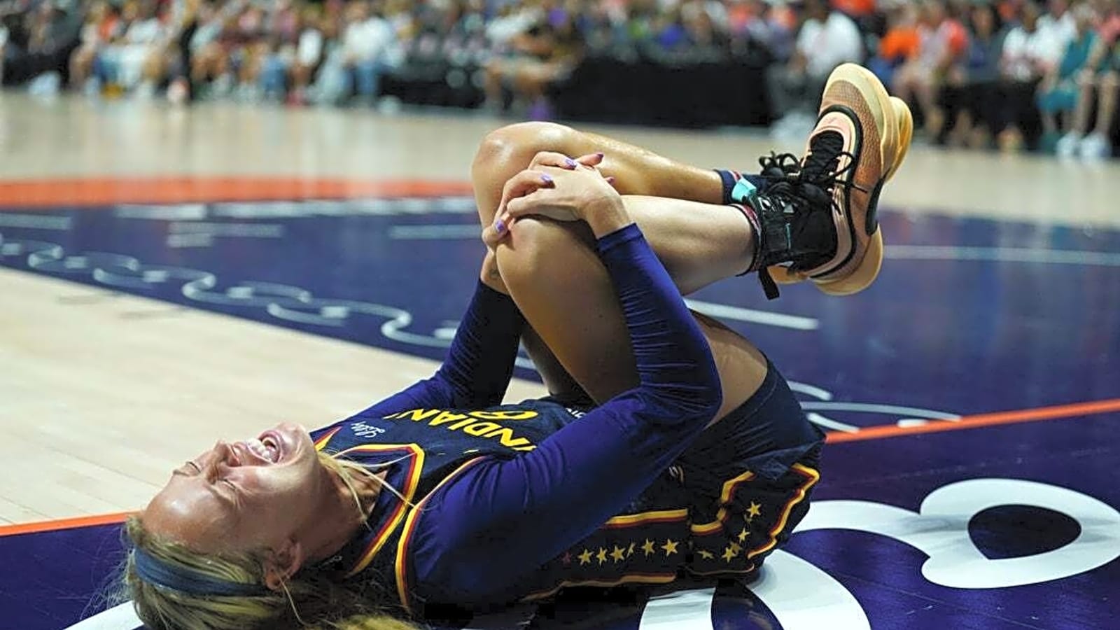 Fever G Sophie Cunningham (knee) exits vs. Sun with injury