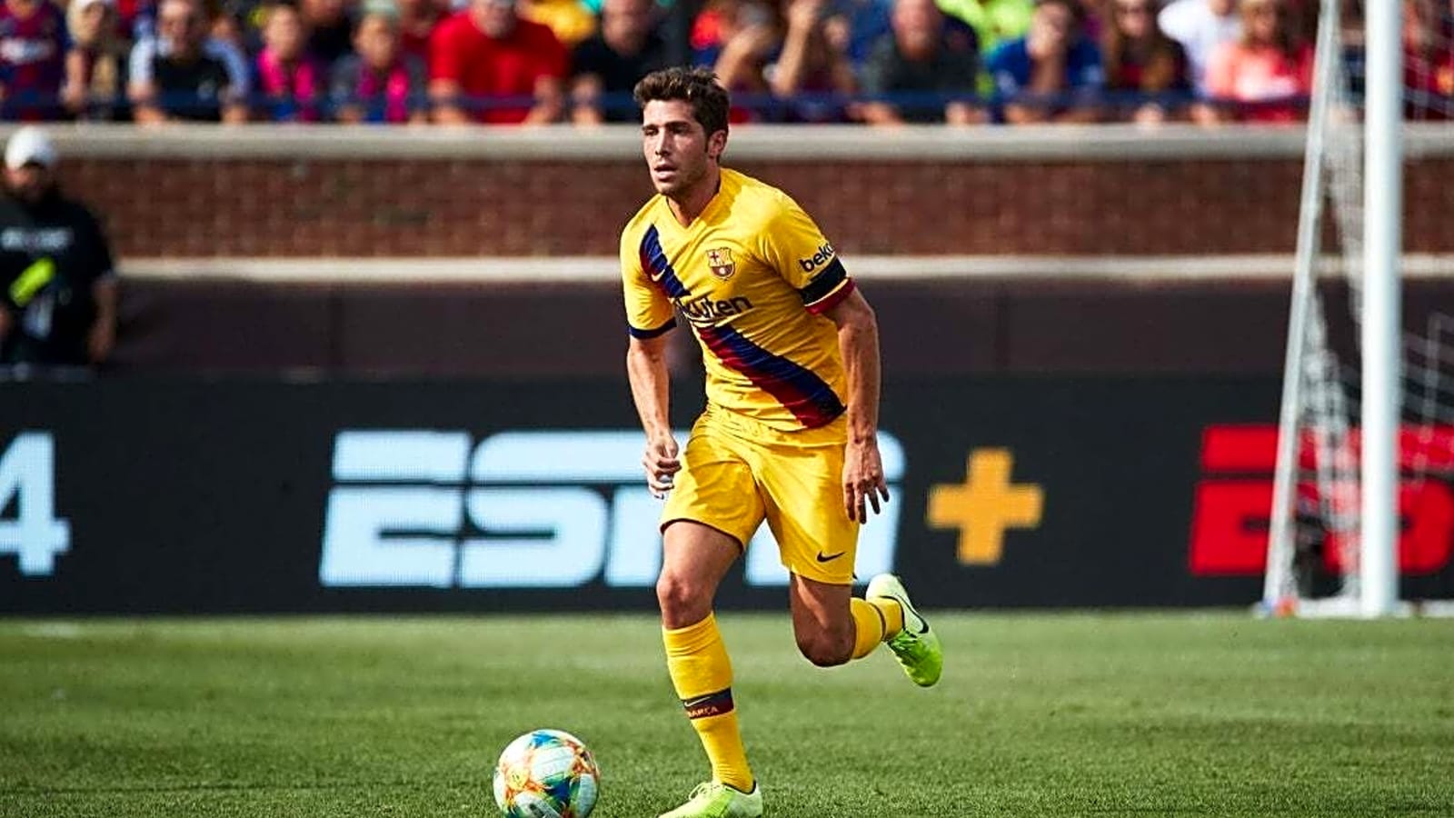 Galaxy adds veteran M Sergi Roberto from Spain