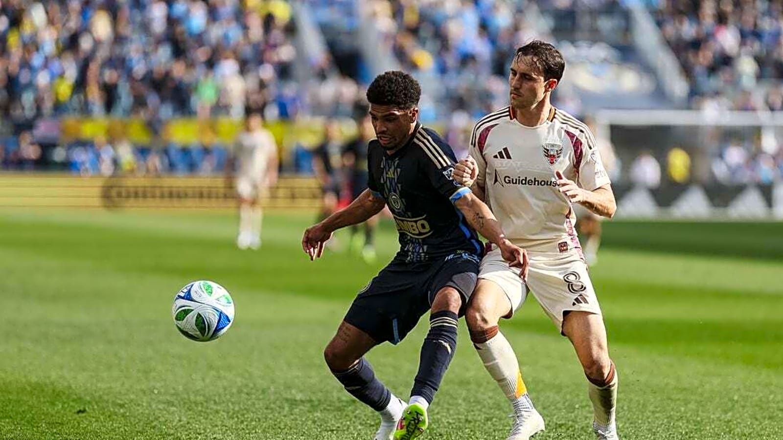 Philadelphia Union blast D.C. United in the rain