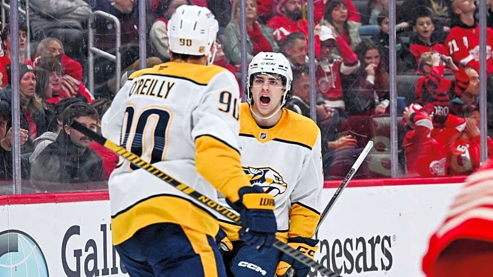 Predators hand Blackhawks fifth consecutive defeat