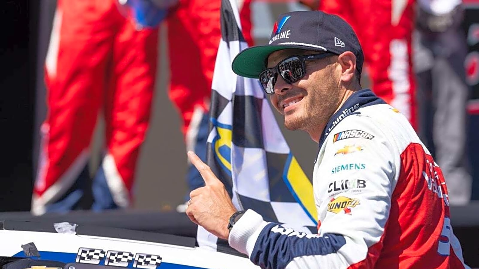 Hometown hero Kyle Larson looks to defend his Sonoma title