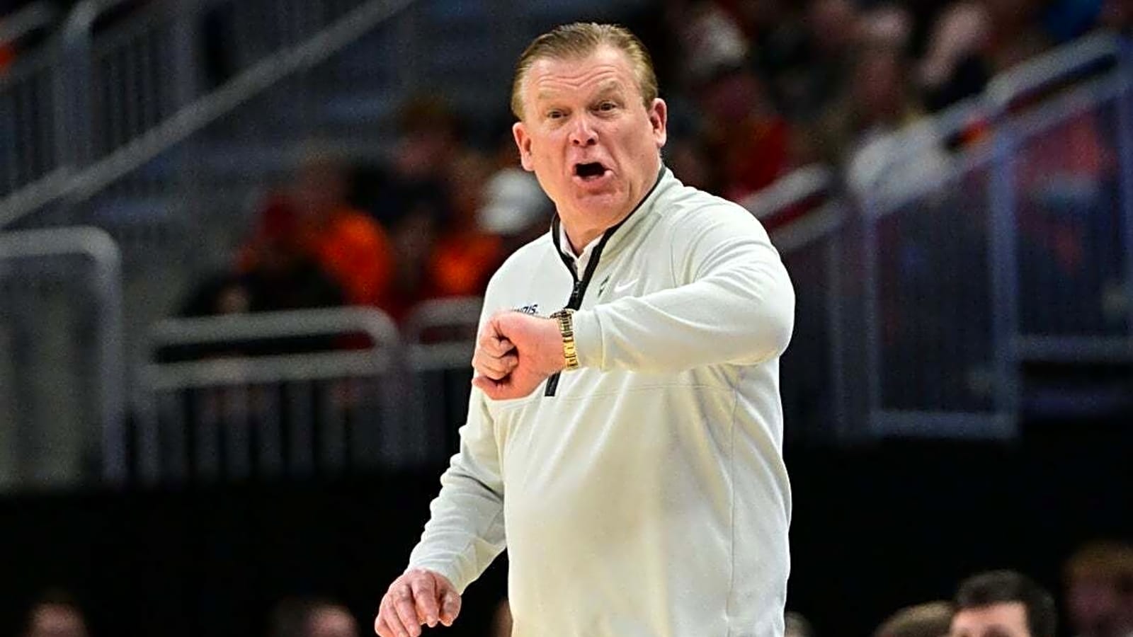 No. 17 Illinois flexed rebounding muscle in opener; FGCU up next