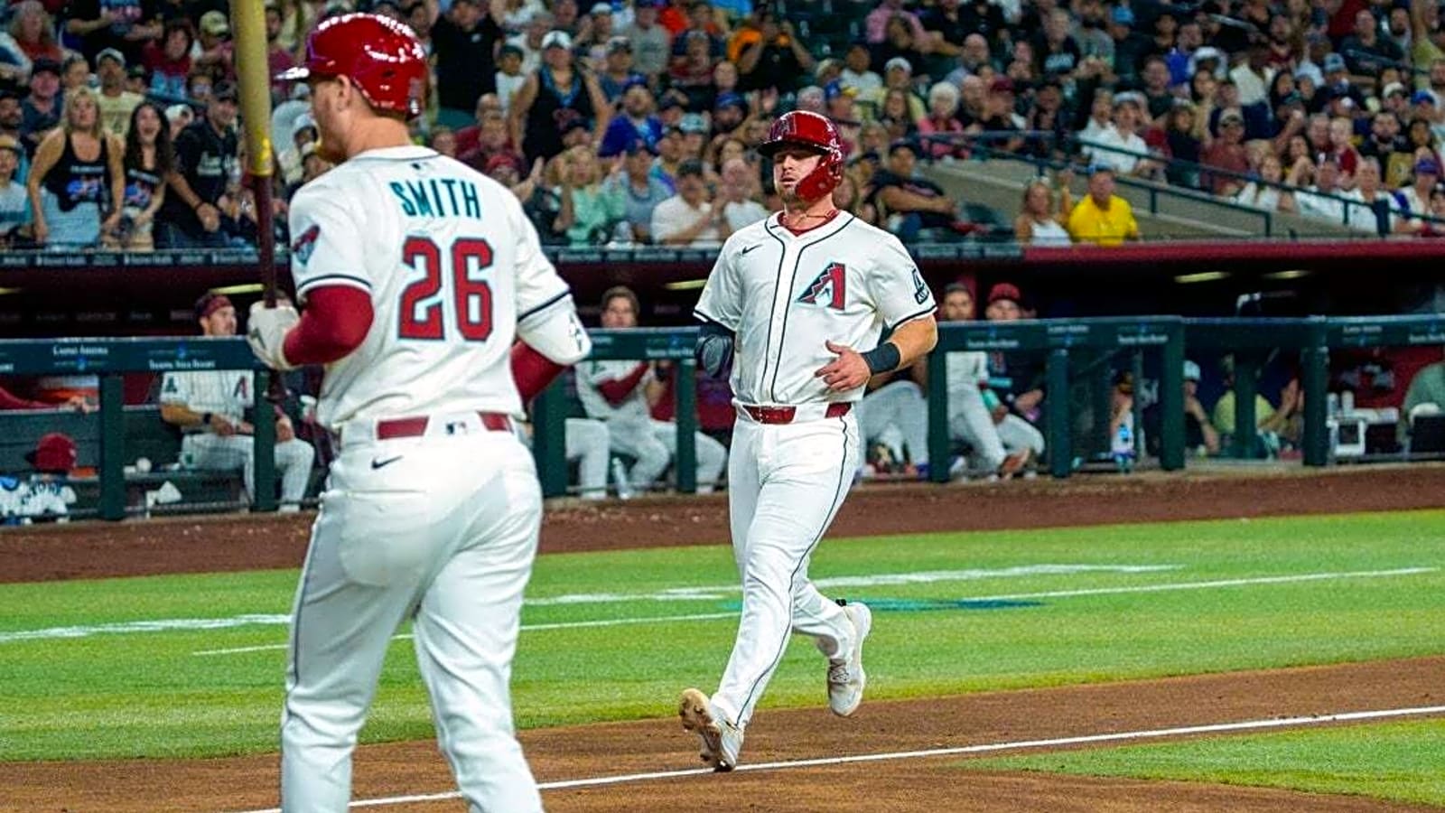 D-backs take series from Brewers with late rally