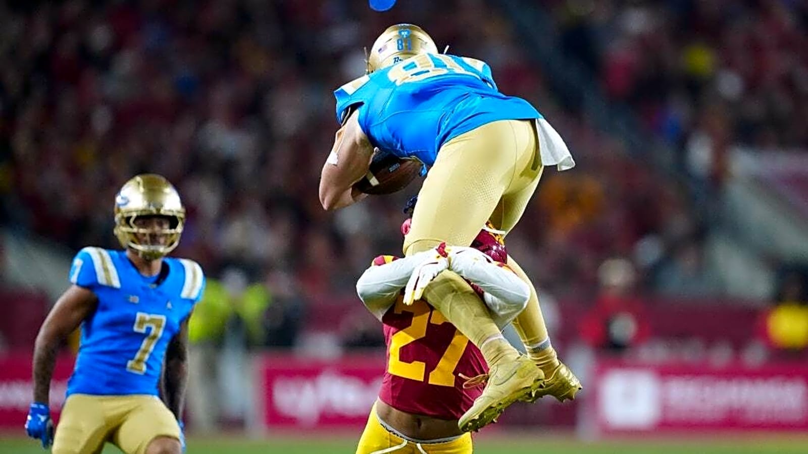 No. 17 USC rallies in second half, upends rival UCLA