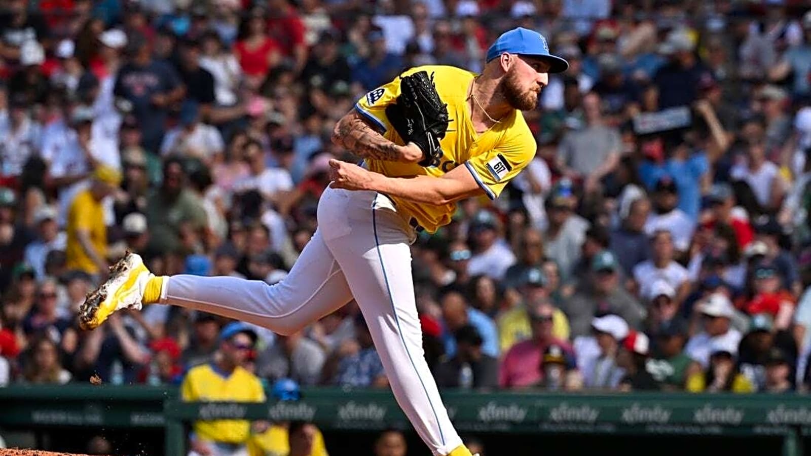Garrett Crochet tosses complete game shutout, Red Sox beat Rays
