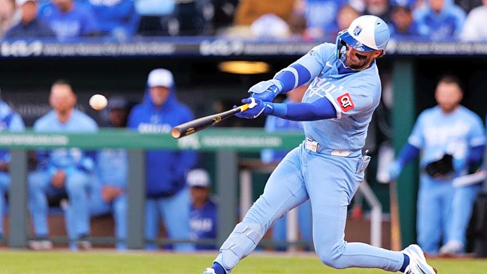 Royals' big inning earns doubleheader split vs. Brewers