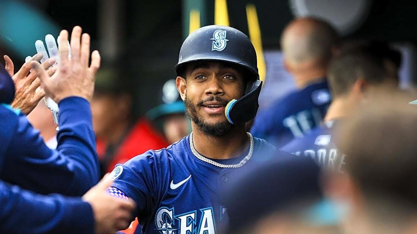 Randy Arozarena, Mariners take down Reds in 10 innings