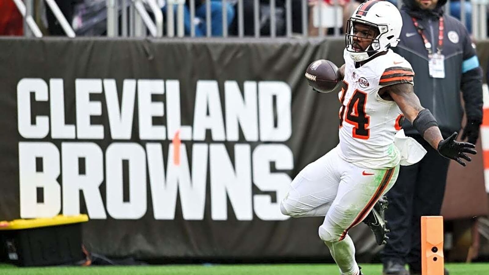 Report: Browns&#39; Jerome Ford takes pay cut; Nick Chubb out?