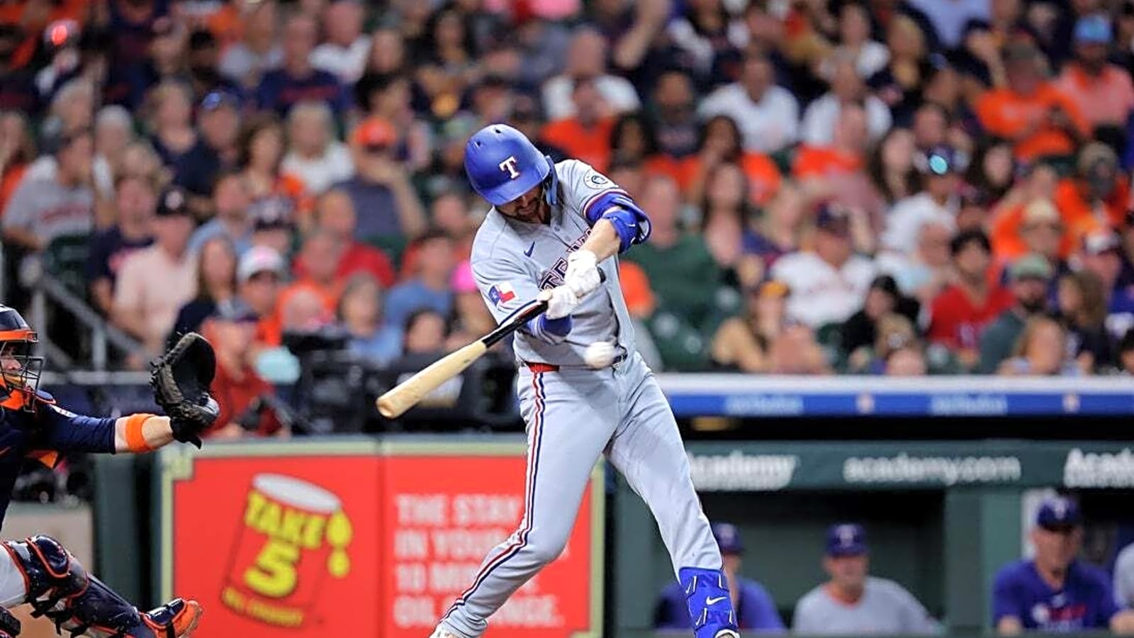 Rangers jump on Astros early to complete season&#39;s first half with a win