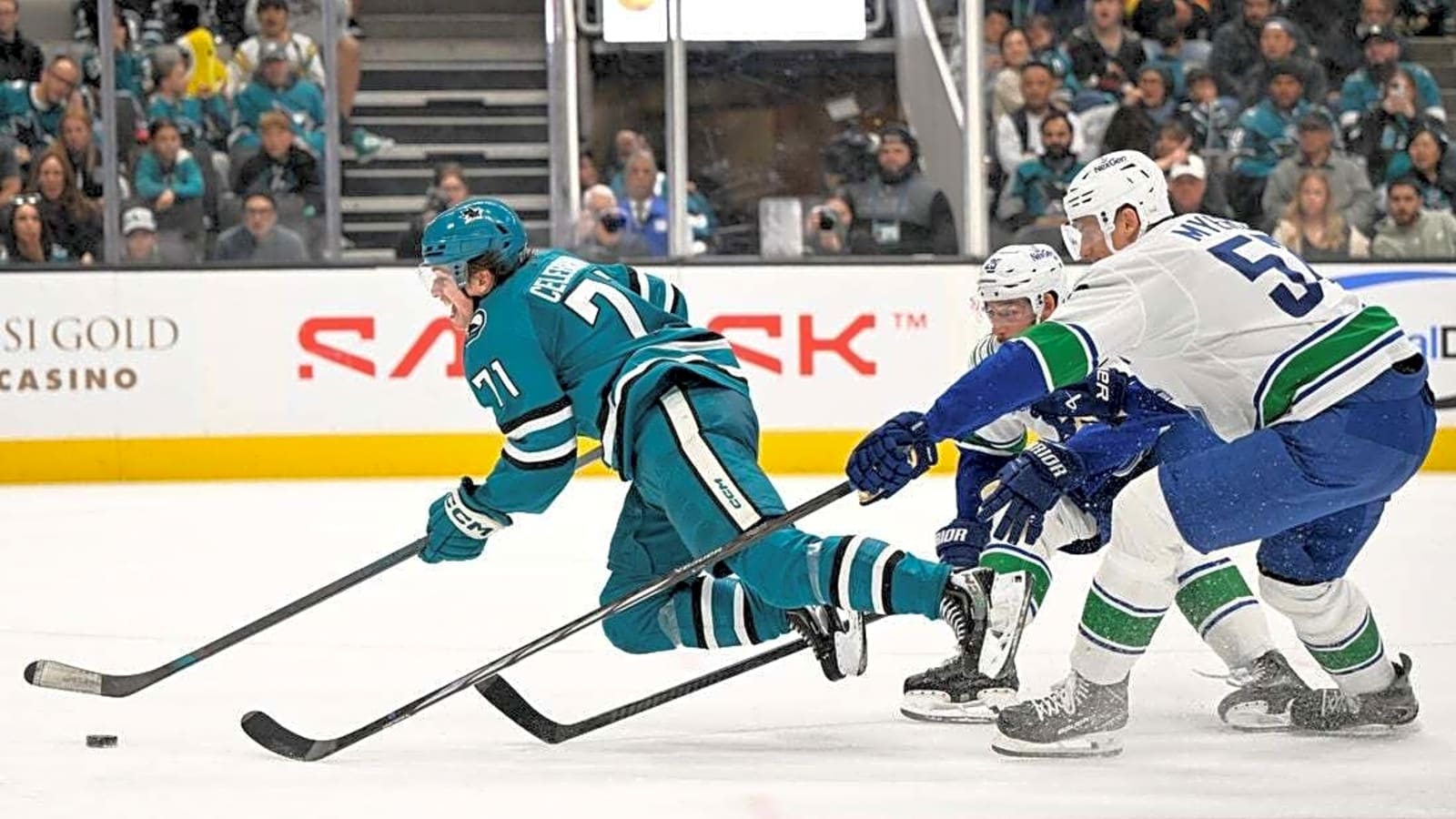 Adam Gaudette helps Sharks sink Canucks