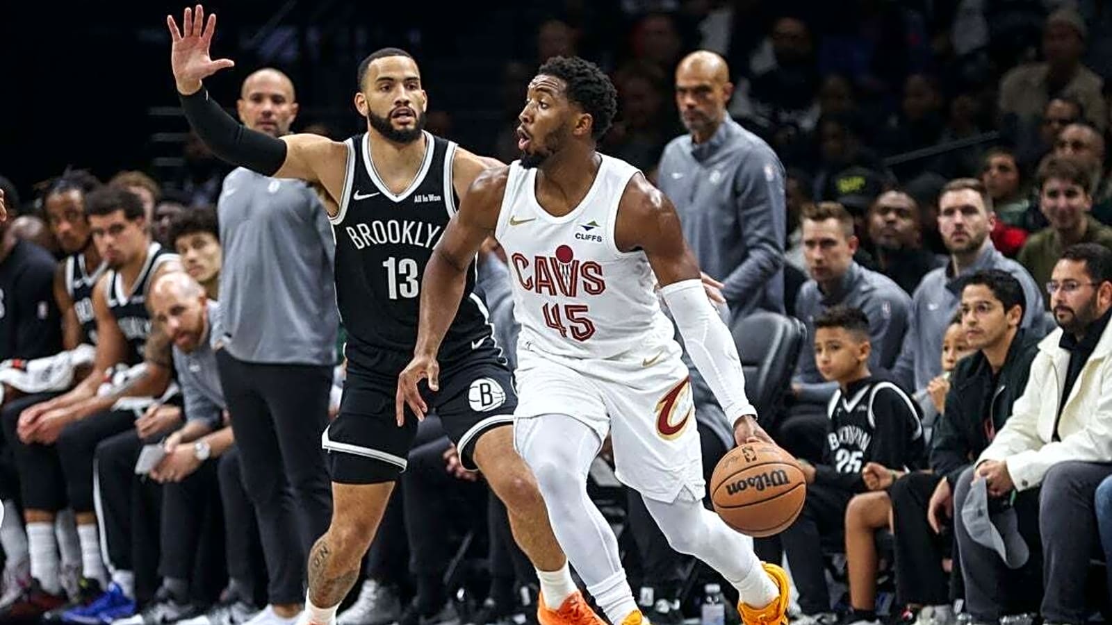 Donovan Mitchell blazes Nets with 35 as Cavs hold on