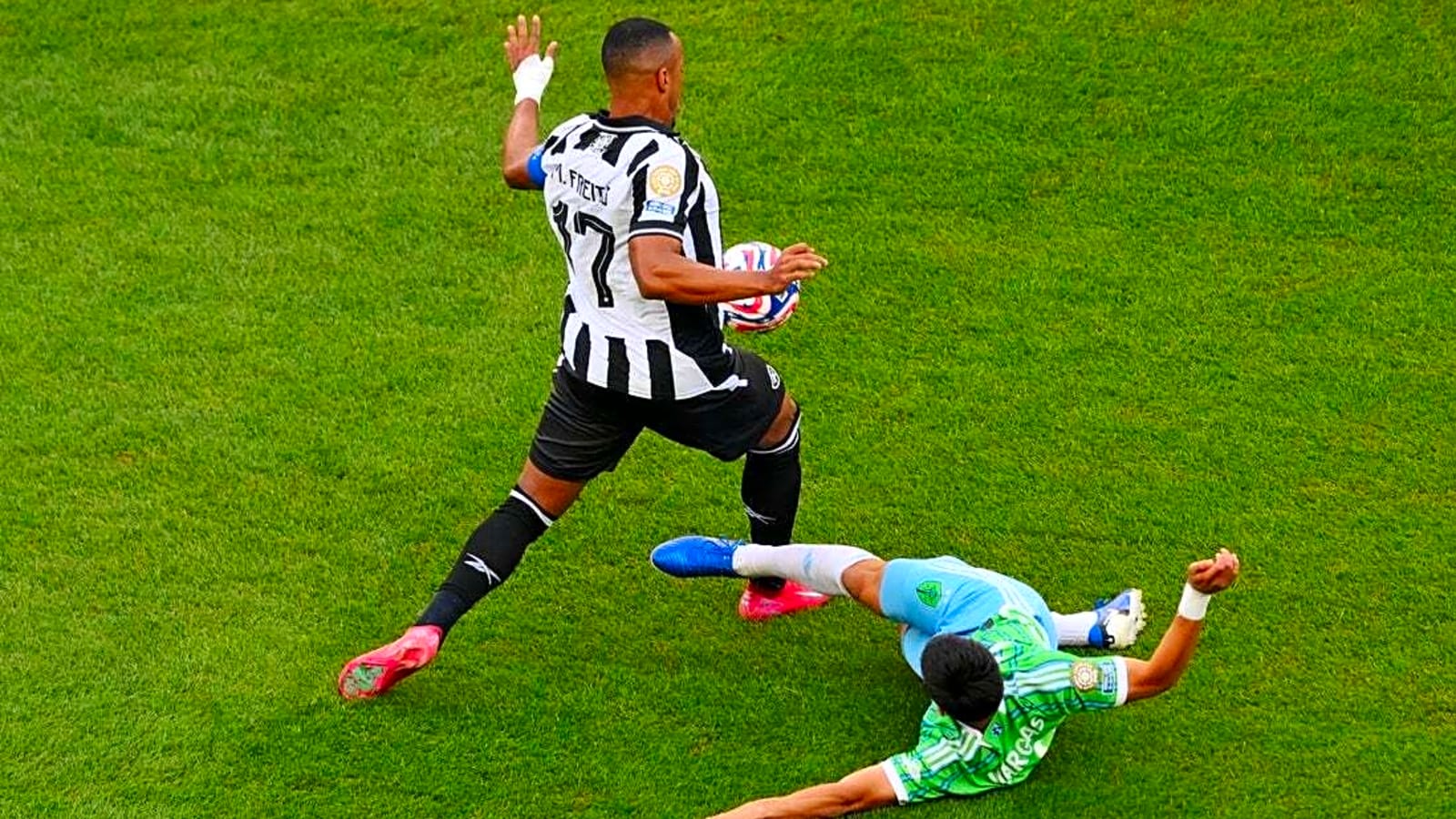 Botafogo score early, hold off Sounders at Club World Cup
