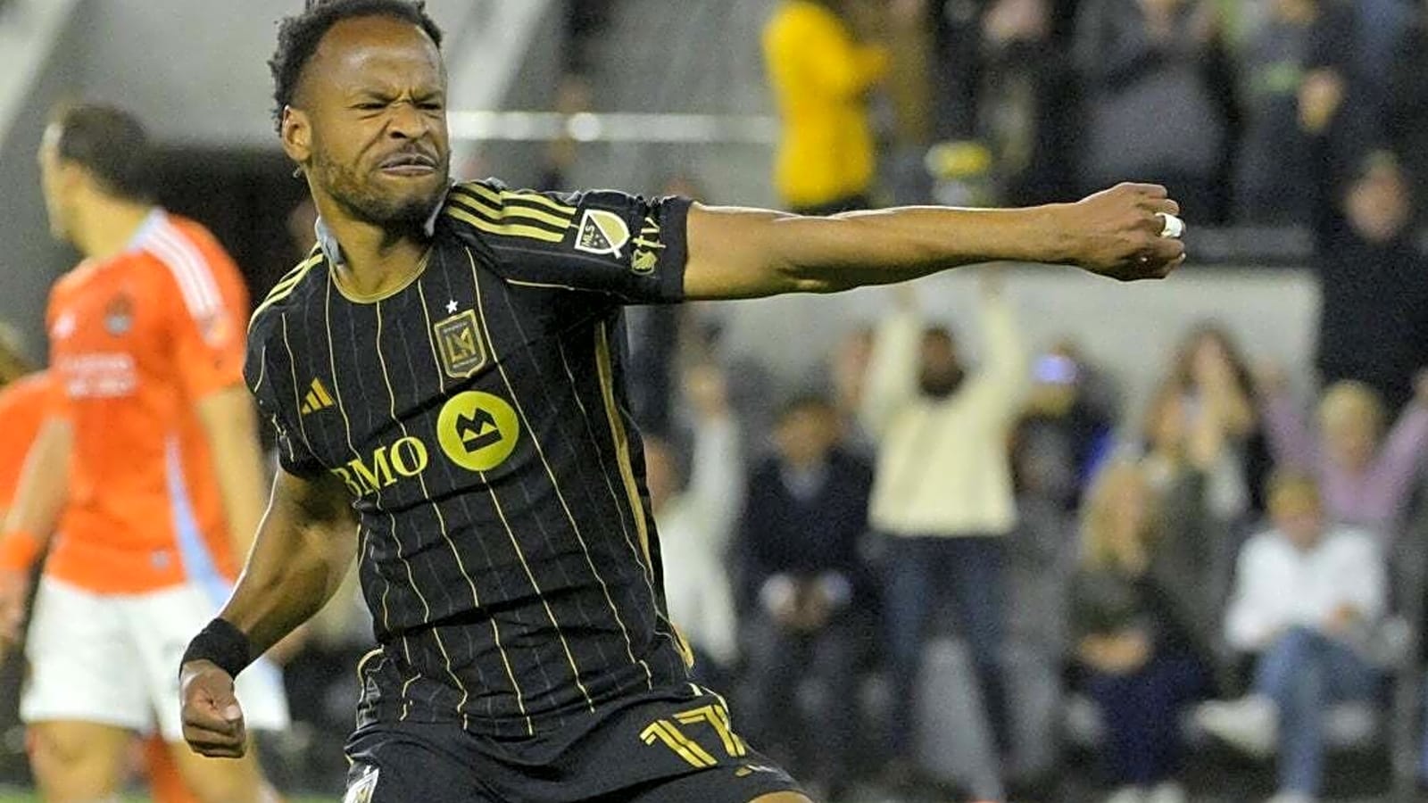 LAFC extend Dynamo&#39;s road woes with 2-0 victory