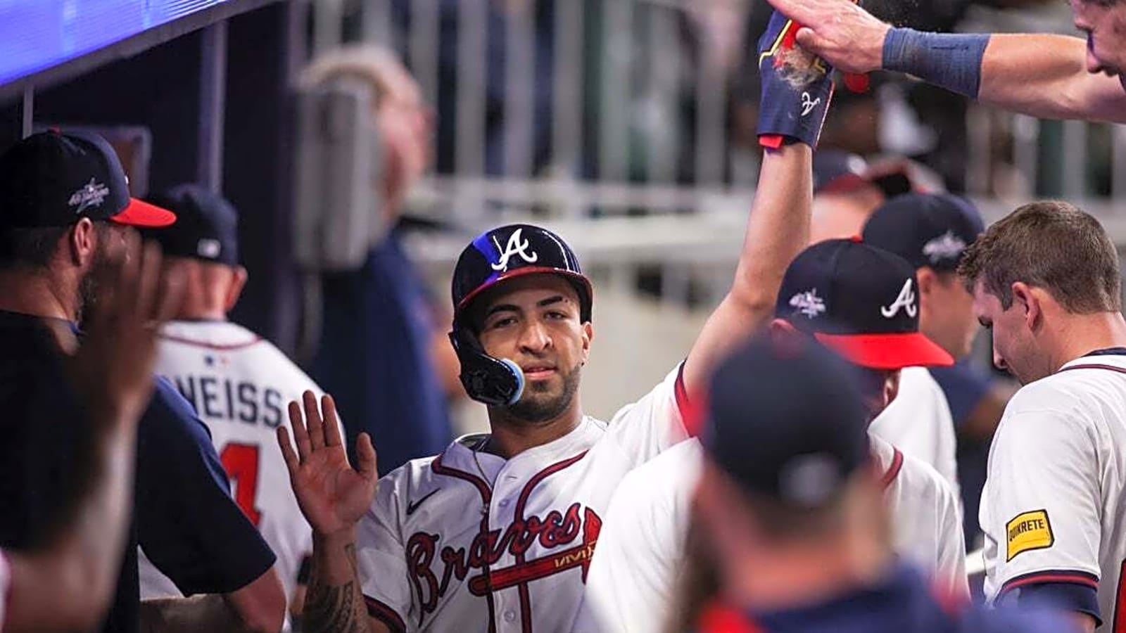 Brewers sign veteran OF Eddie Rosario