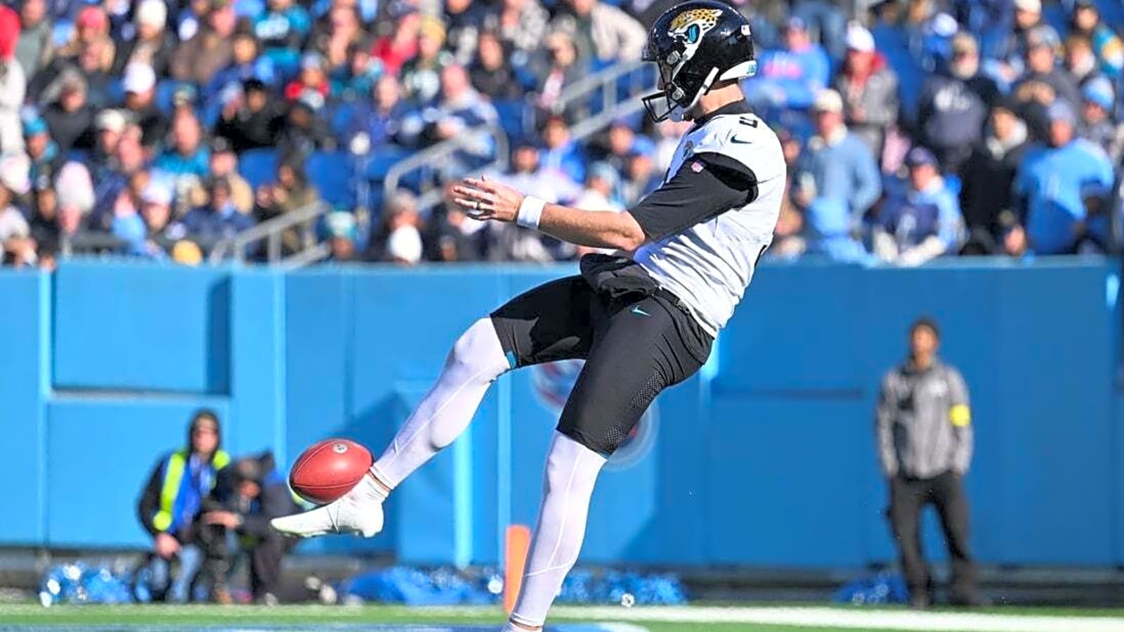 Jags RB claims Titans punter threatened to kill him