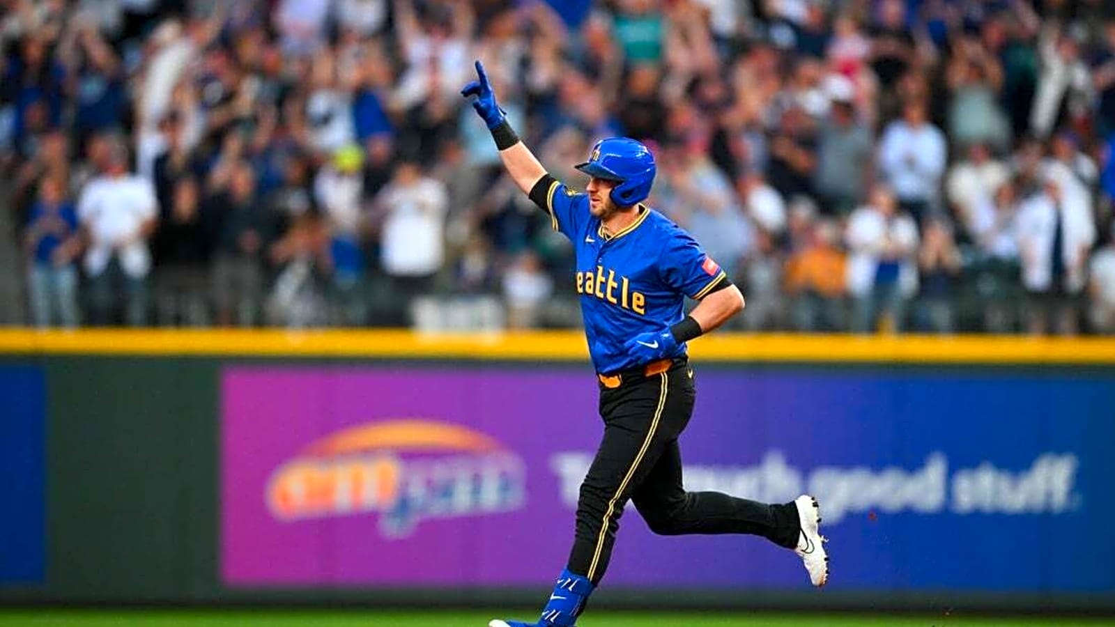 Mariners continue series vs. Astros in battle of AL West&#39;s best