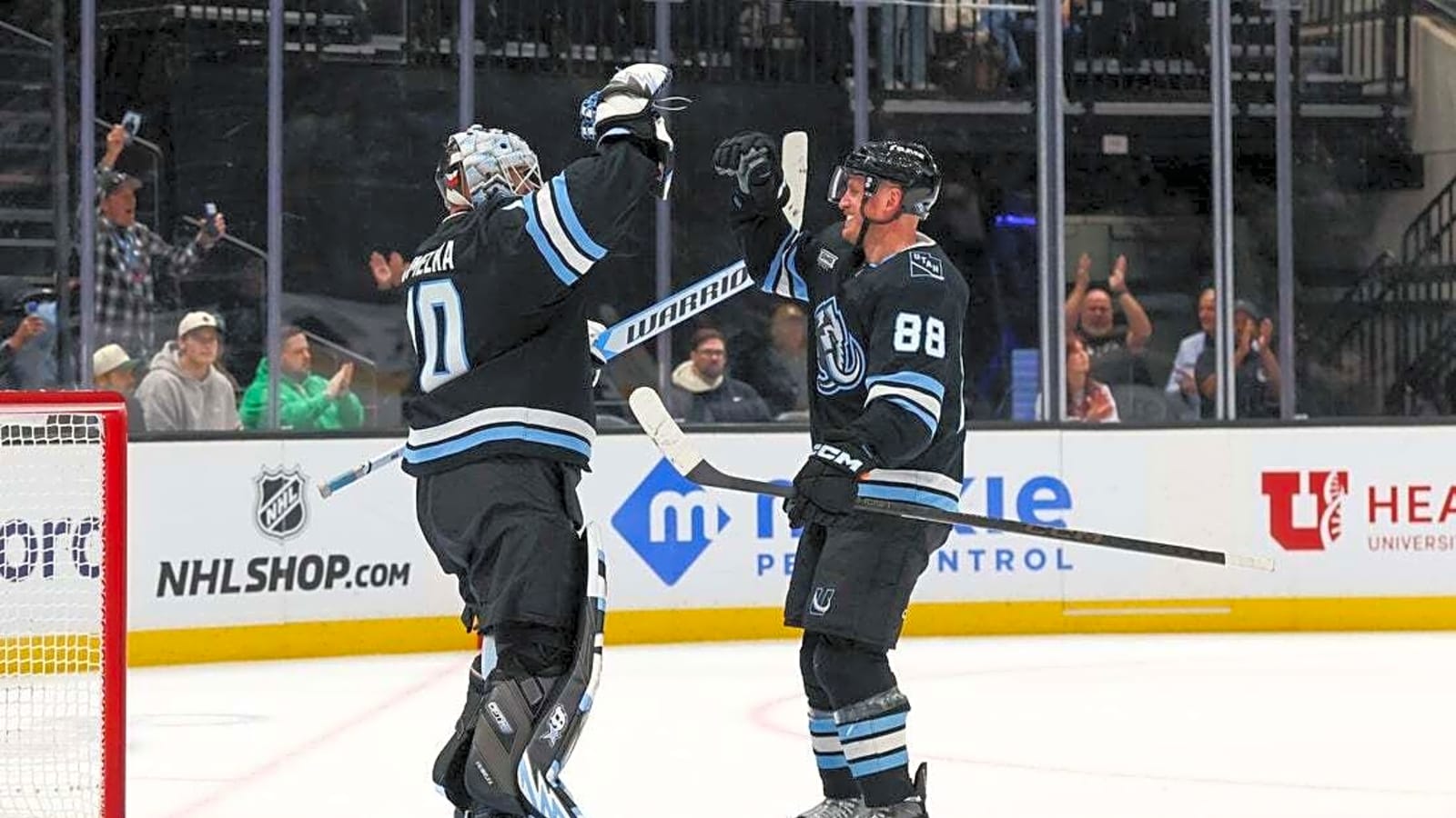 NHL roundup: Mammoth, Penguins clinch playoff berths