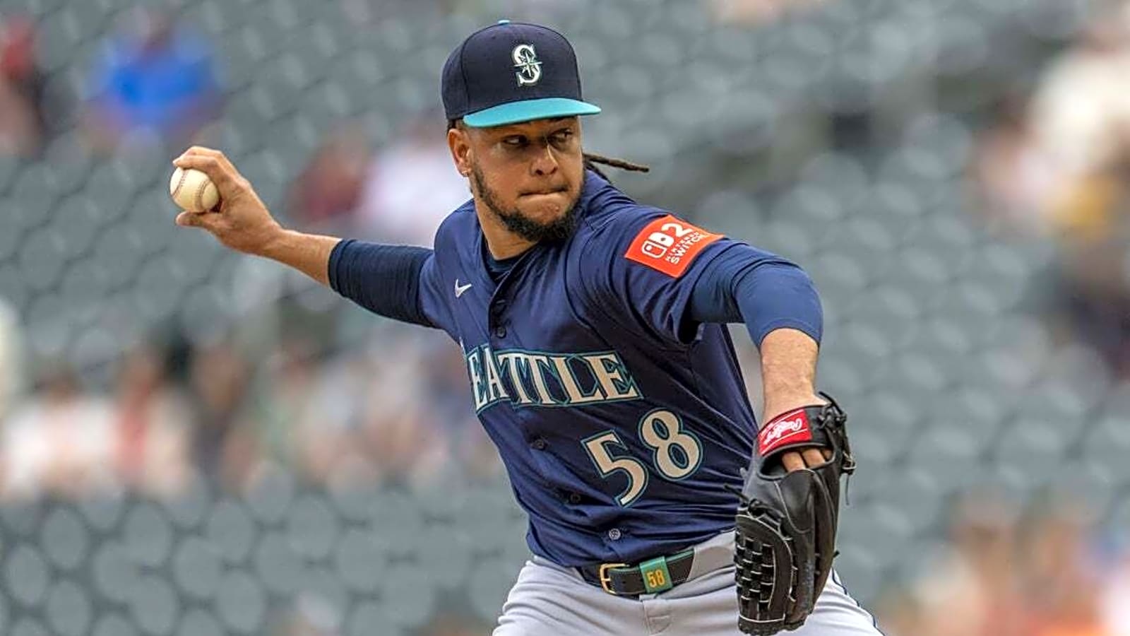 Luis Castillo, Mariners chase series win vs. Rangers