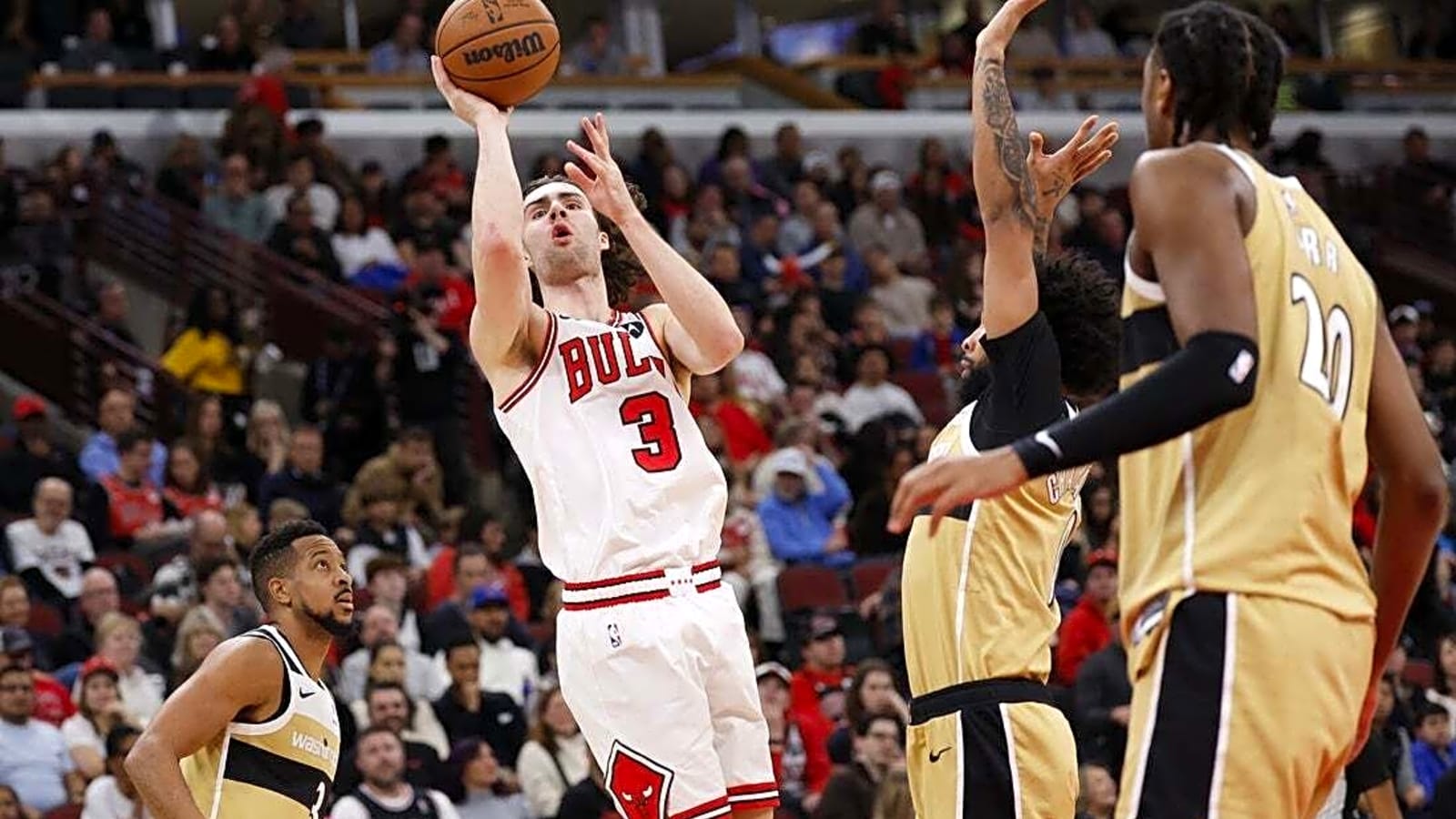 Despite leading 40-plus minutes, Wizards drop 14th straight