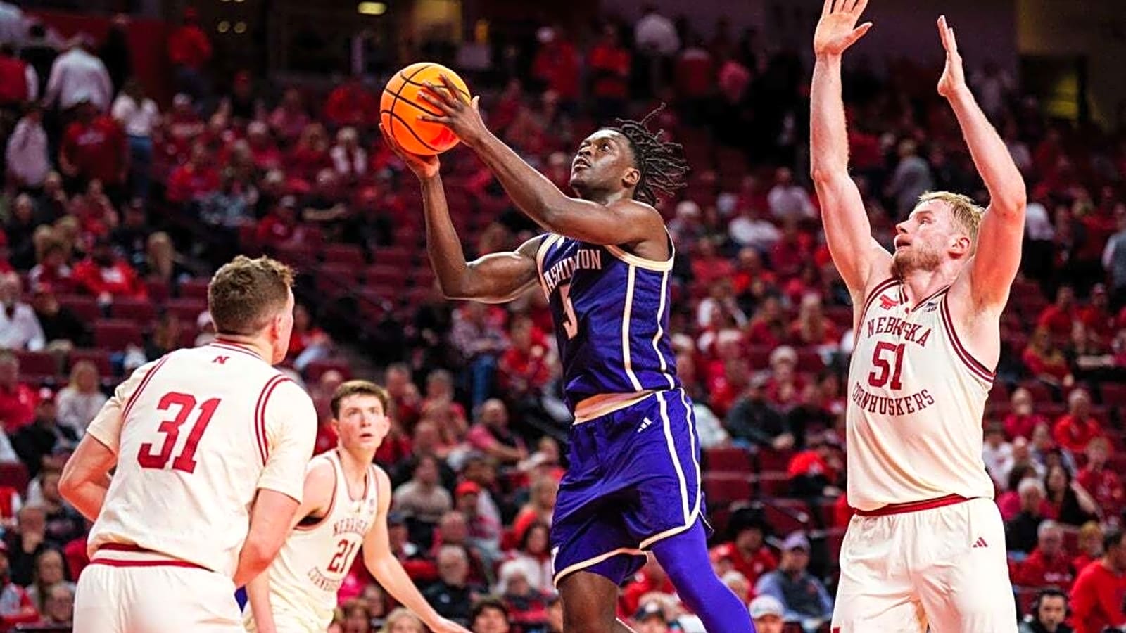 Washington, Oregon endure injury woes, losing streaks