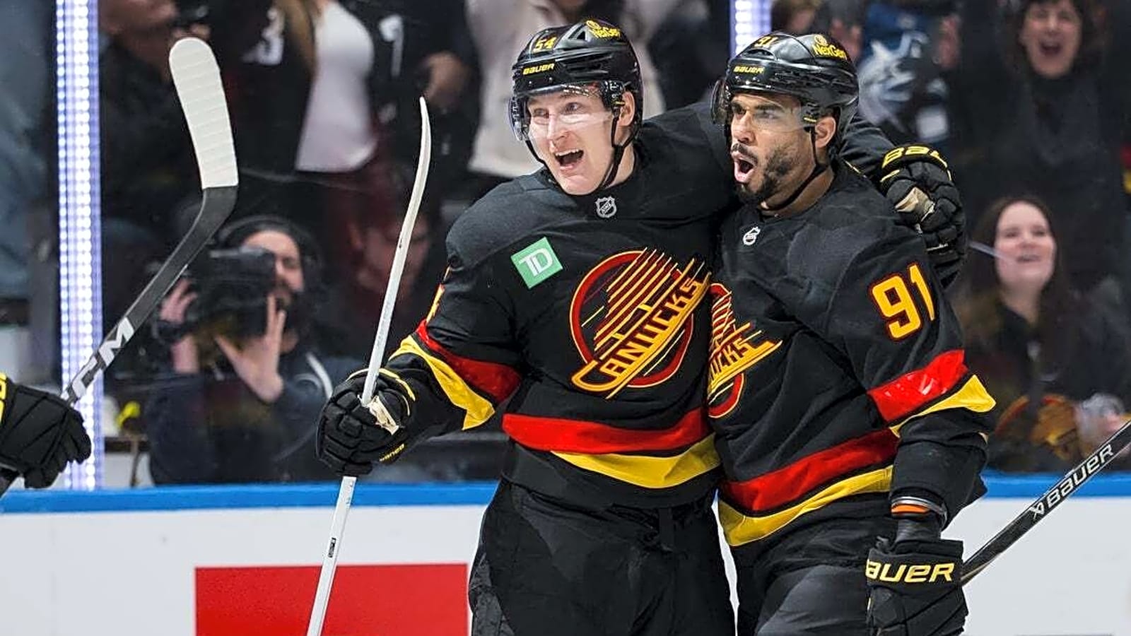 Marco Rossi's 3-point night propels Canucks past Panthers